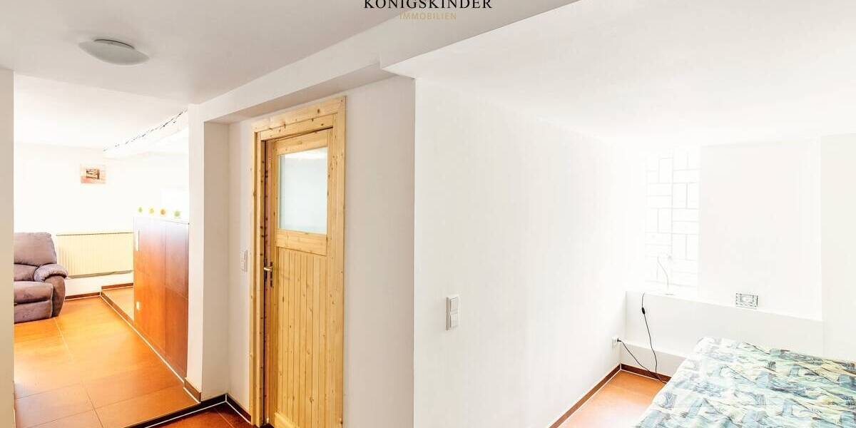 Mehrfamilienhaus, Wohnhaus Ditzingen / Hirschlanden Hirschlanden - 8 Zimmer, 199 m&sup2;, 699.000&euro; | Angebot:26450316