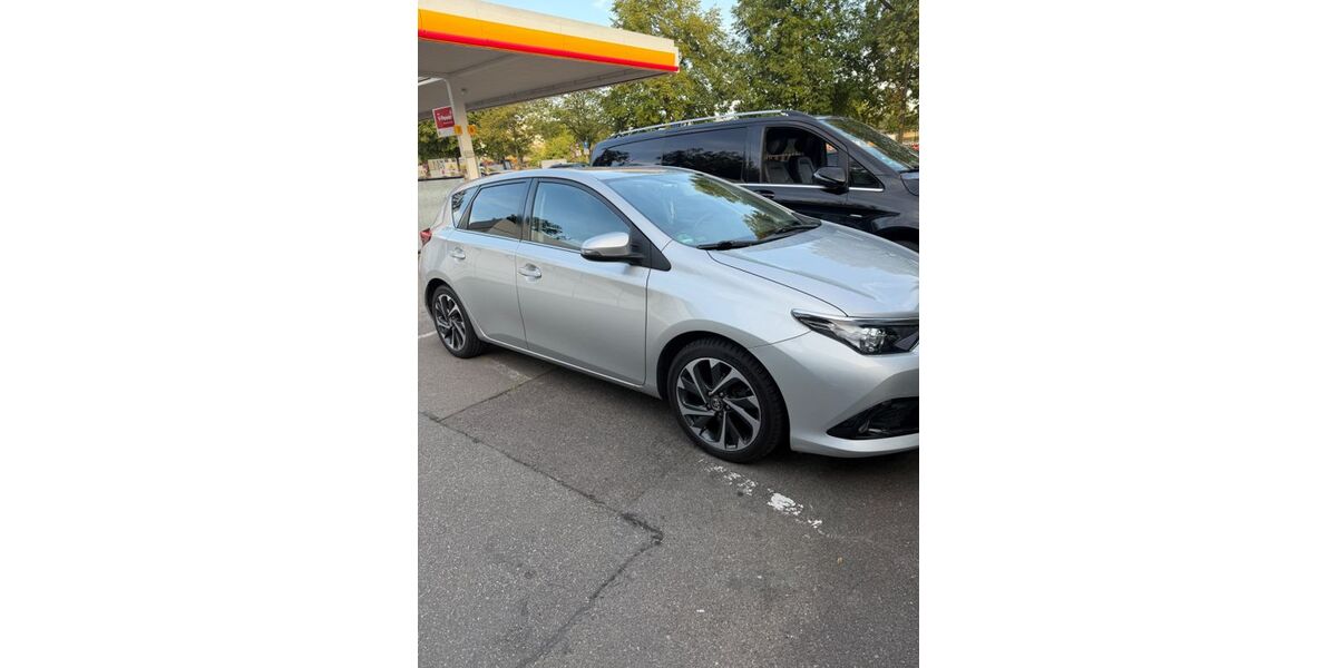 Toyota Auris 153.900 km 9.500 &euro; Renningen 71272