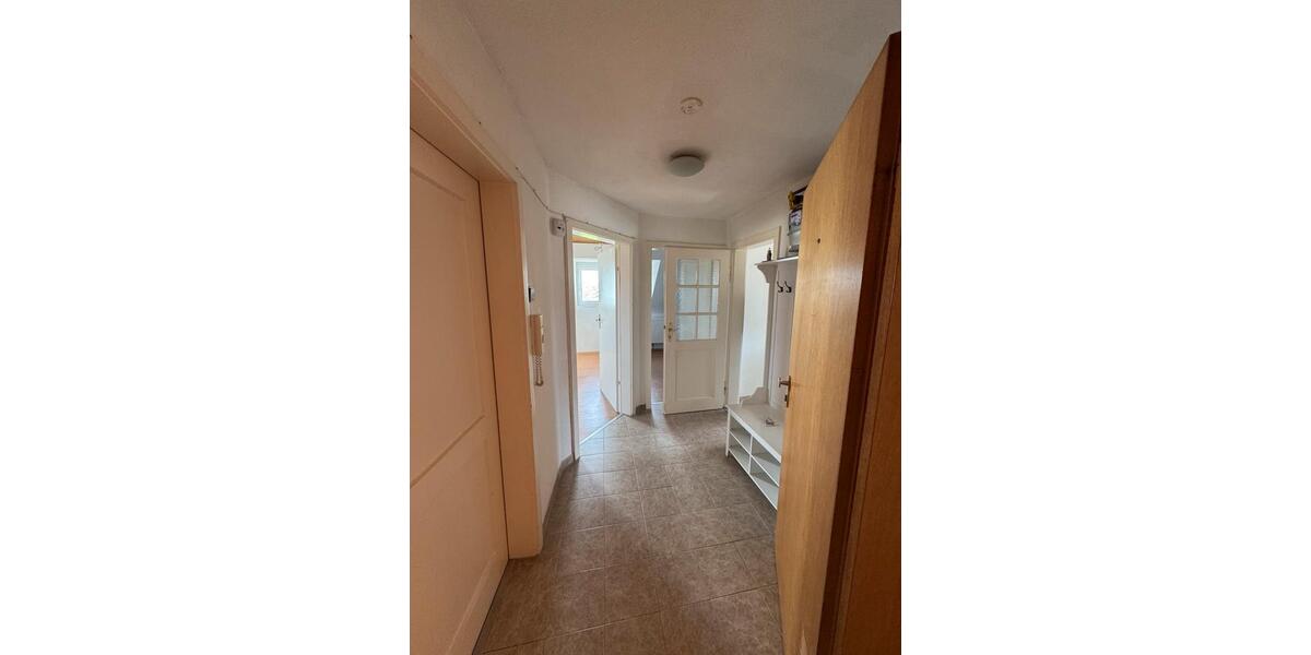 Dachgeschoßwohnung Stuttgart Bad Cannstatt - 3 Zimmer, 48 m&sup2;, 900&euro; | Angebot:26409398