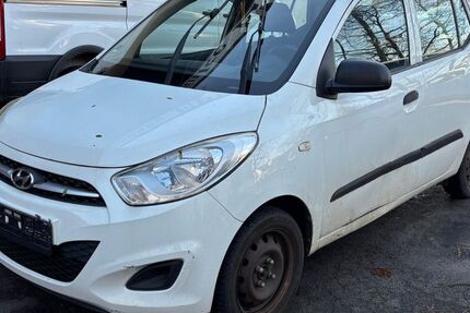 Hyundai i10 232.649 km 890 € Waiblingen 71334