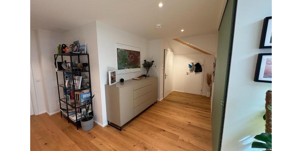 Exklusive Penthousewohnung mit 2 Dachterrassen und lux. Ausstatt. 3.5 zimmer