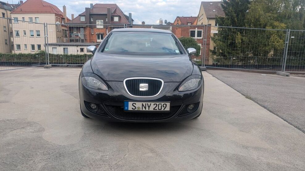 Seat Leon 166.000 km 2.200 € Stuttgart 70191
