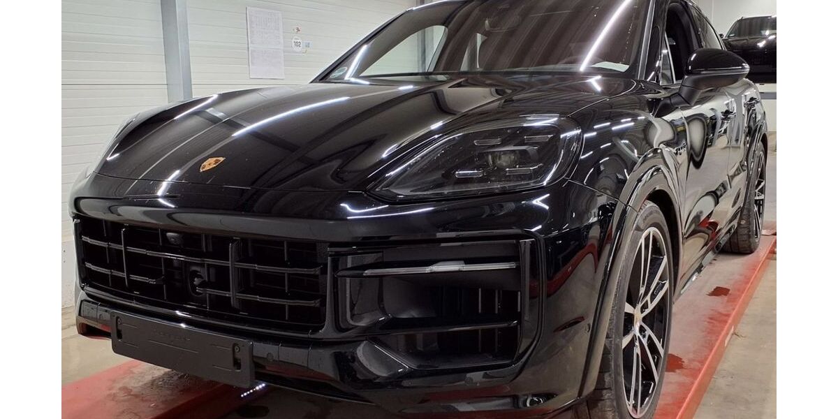 Porsche Cayenne 19.999 km 109.999 € Stuttgart 70499