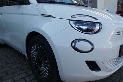 Fiat 500e 15.850 km 16.399 &euro; Metzingen 72555