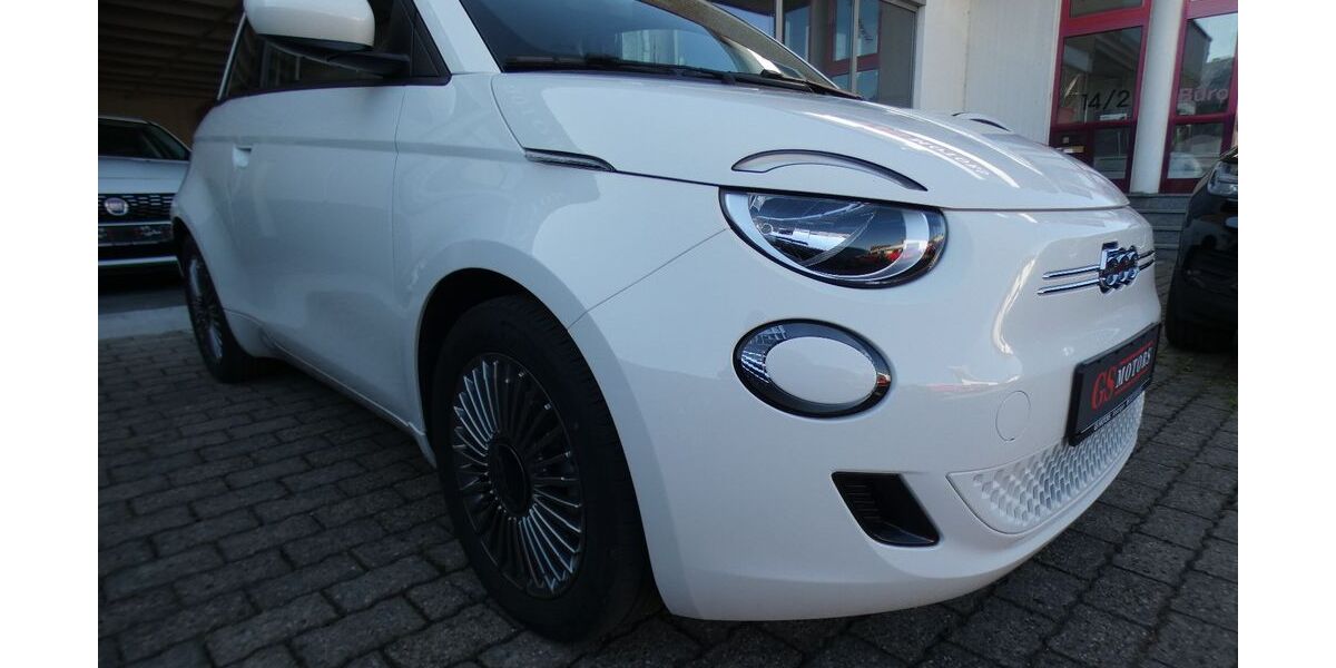 Fiat 500e 15.850 km 16.399 &euro; Metzingen 72555