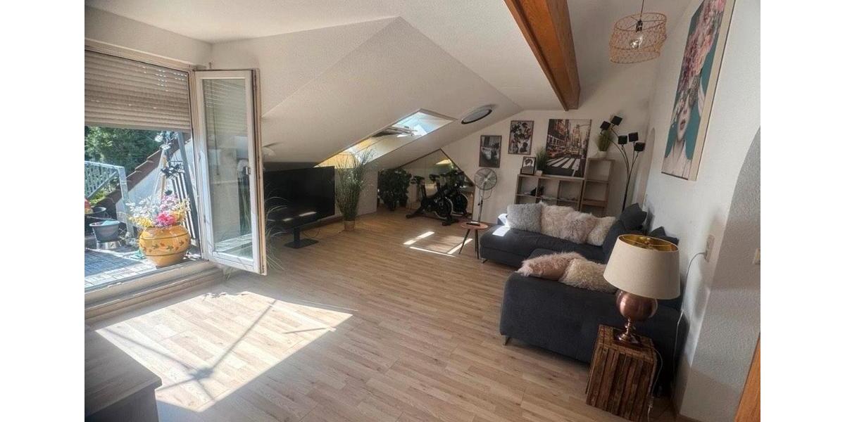 Dachgeschoßwohnung Kornwestheim - 2 Zimmer, 60 m&sup2;, 1.200&euro; | Angebot:26123222