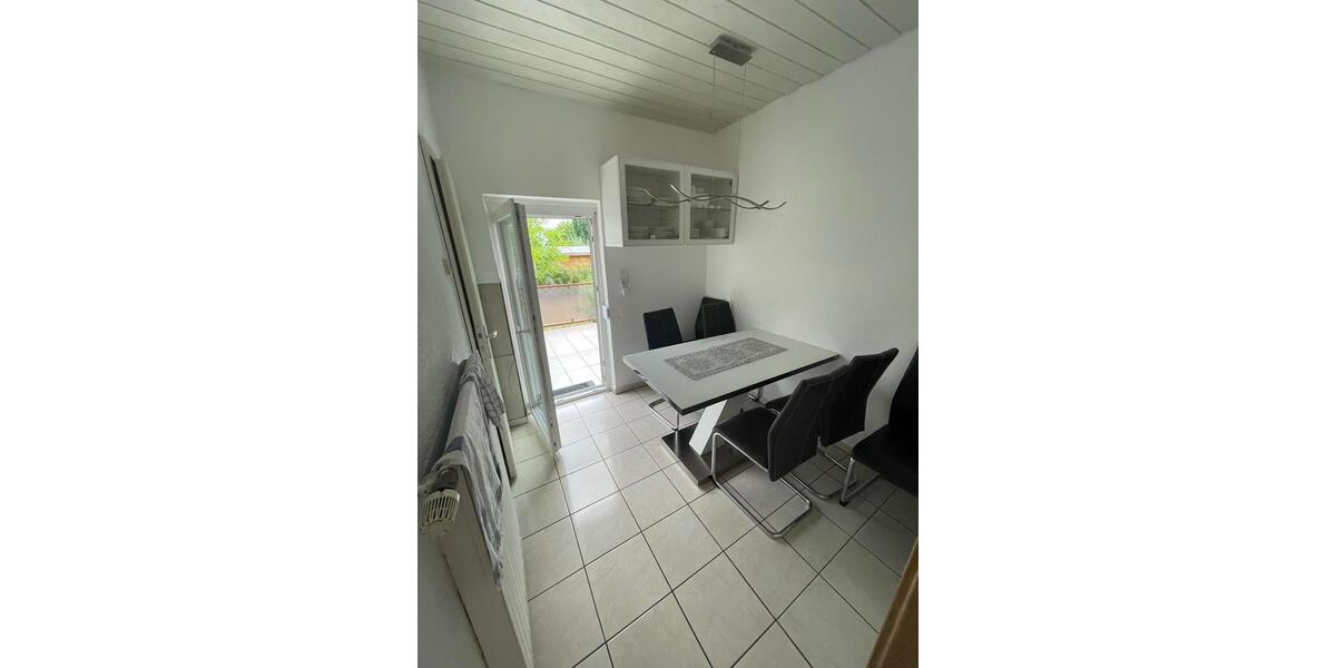 Erdgeschoßwohnung Stuttgart Zuffenhausen - 3.5 Zimmer, 80 m&sup2;, 1.450&euro; | Angebot:26676199