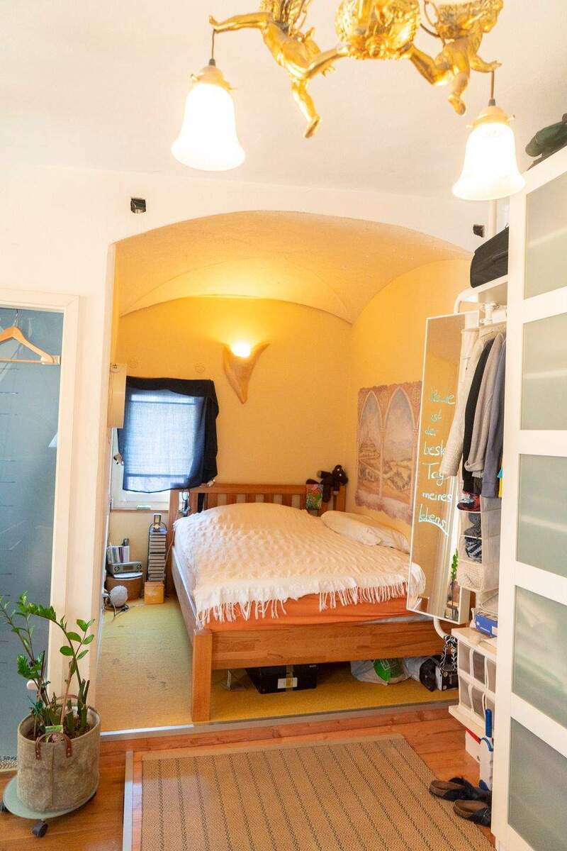 „ Das ökologisch vollkernsanierte Mehrfamilienhaus in interessanter Lage !„ 8 zimmer