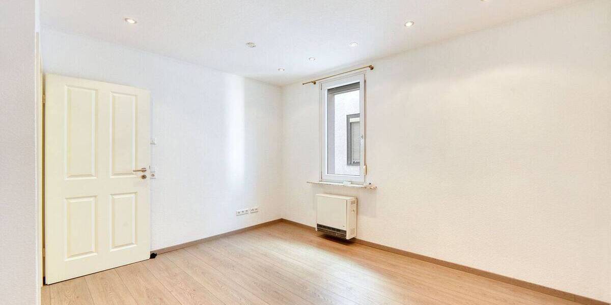 Etagenwohnung Stuttgart Bad Cannstatt - 3 Zimmer, 62 m&sup2;, 900&euro; | Angebot:26289861