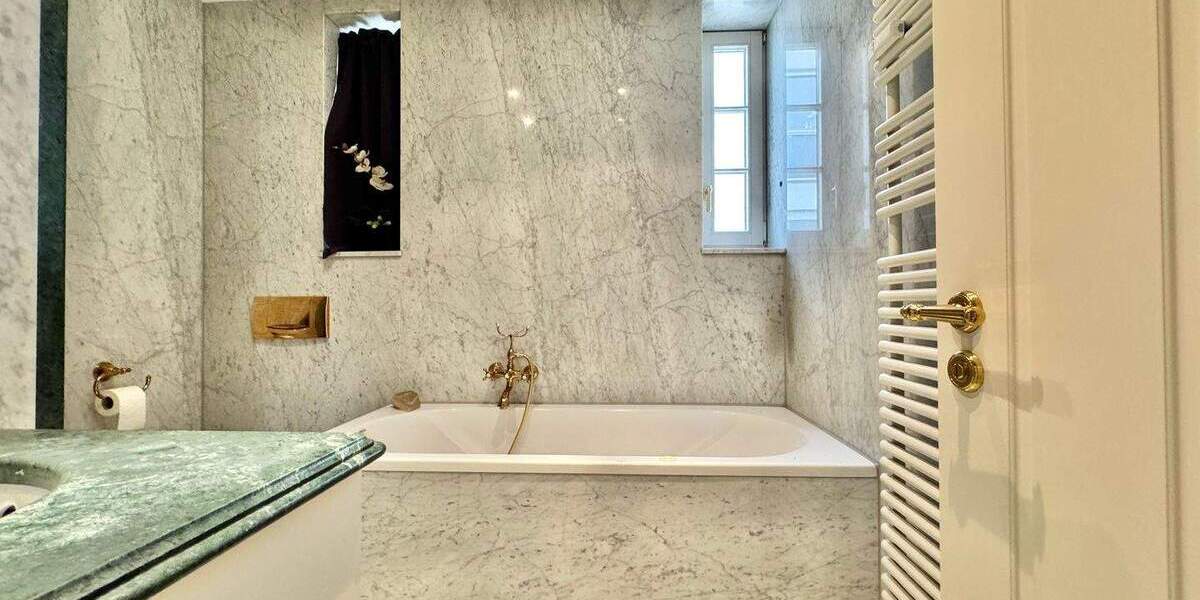 Etagenwohnung Stuttgart Mitte - 5 Zimmer, 130 m&sup2;, 2.340&euro; | Angebot:24453424