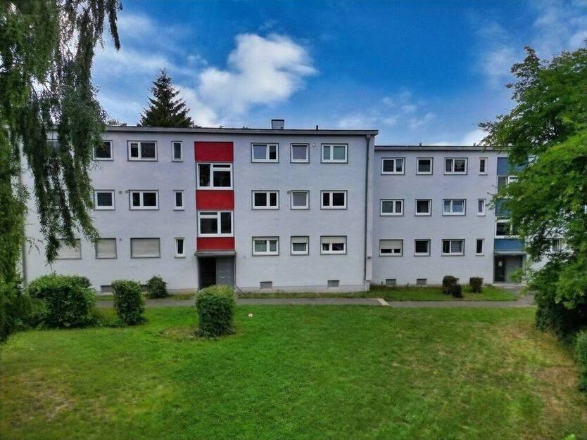 Attraktives 12-Parteien-Mehrfamilienhaus - vollvermietet, modernisiert & nachhaltig beheizt!