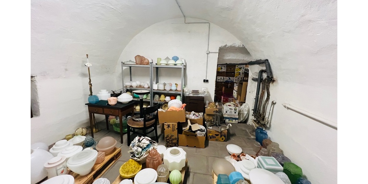 Renditestarke Kapitalanlage in Stuttgart-West: Gewerbeeinheit mit großem Gewölbekeller - Gewerbeobjekt Stuttgart-West West | Angebot:24848130