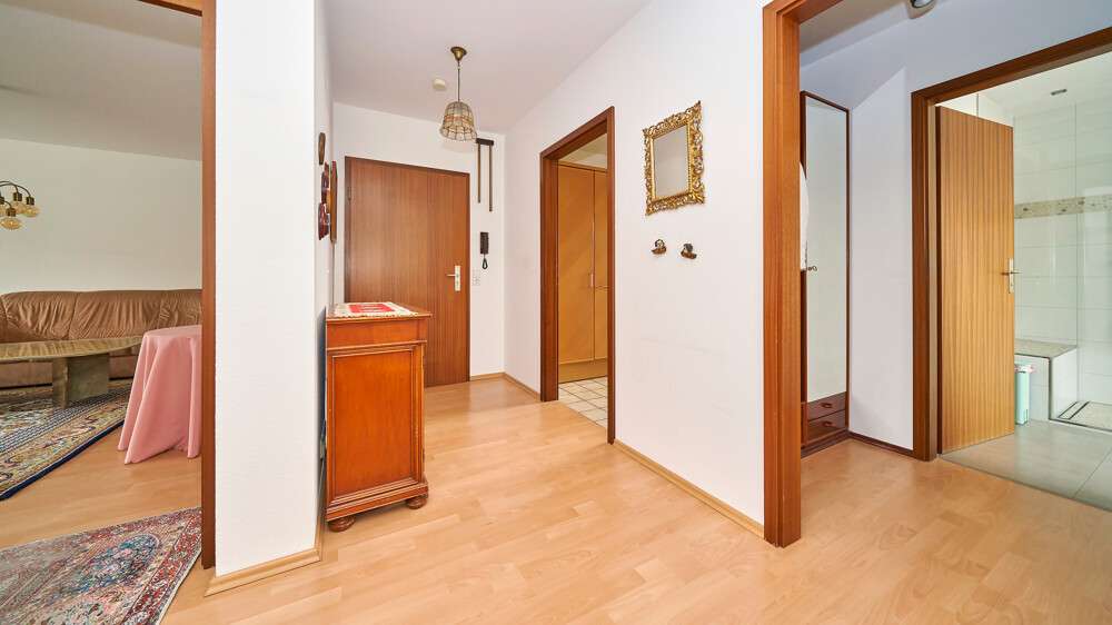 Etagenwohnung Freiberg am Neckar - 5 Zimmer, 120 m&sup2;, 429.000&euro; | Angebot:25936202