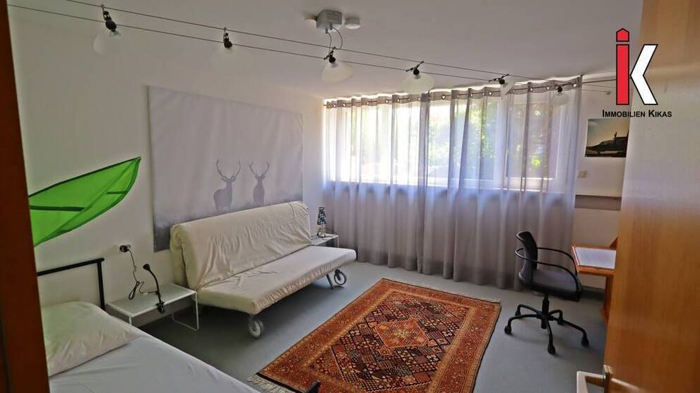 Ein Zuhaue mit tollem Garten inkl. ELW! Familienhaus in ruhiger Lage von Aidlingen