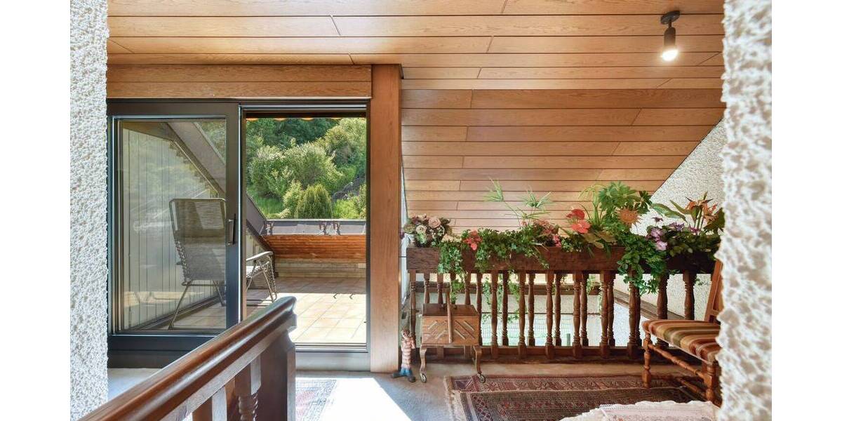 Mehrfamilienhaus, Wohnhaus Stuttgart Ost - 9 Zimmer, 256 m&sup2;, 1.200.000&euro; | Angebot:21293821