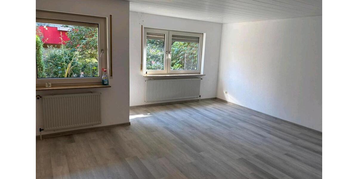 Reihenhaus Stuttgart Bad Cannstatt - 5 Zimmer, 140 m&sup2;, 3.000&euro; | Angebot:25294745