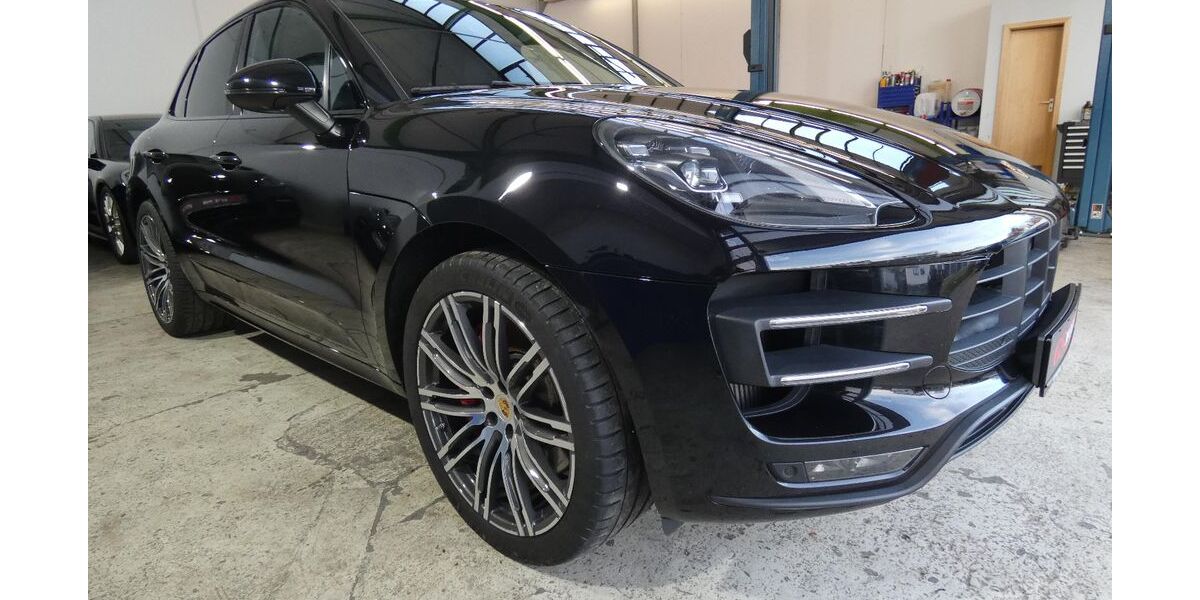 Porsche Macan 182.000 km 41.299 € Metzingen 72555