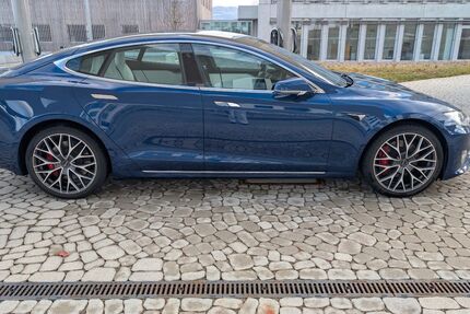 Tesla Model S 61.500 km 40.400 &euro; Schlierbach 73278