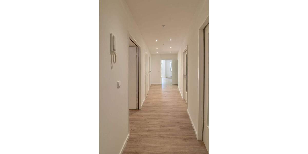 Etagenwohnung Böblingen - 5 Zimmer, 144 m&sup2;, 1.780&euro; | Angebot:24973929