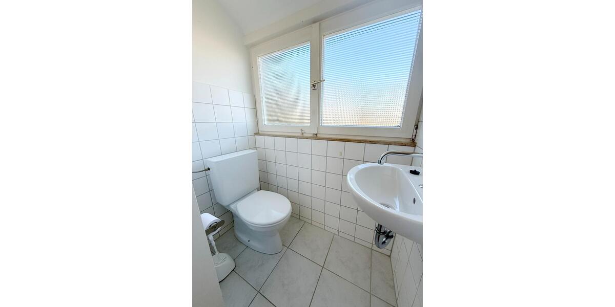 Dachgeschoßwohnung Stuttgart Botnang - 3 Zimmer, 93 m&sup2;, 1.150&euro; | Angebot:25414797