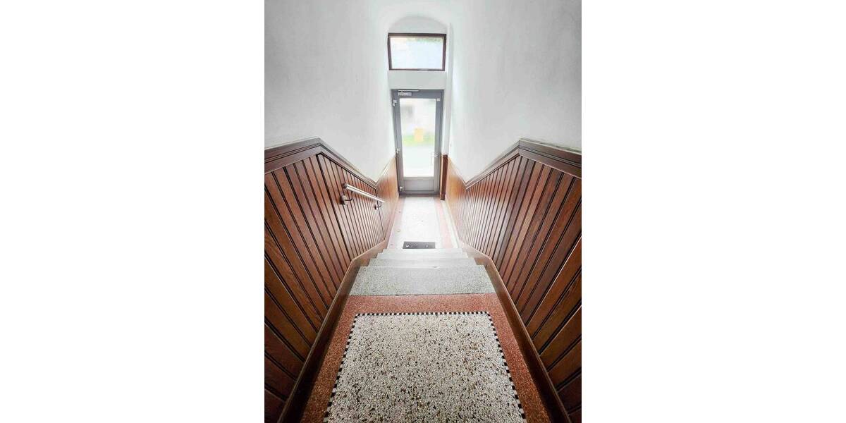 3-Zimmer-Altbauwohnung mit guter Anbindung 3 zimmer