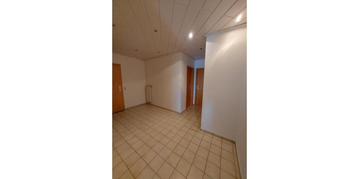 Erdgeschoßwohnung Ebersbach an der Fils - 3 Zimmer, 90 m&sup2;, 1.100&euro; | Angebot:26572385