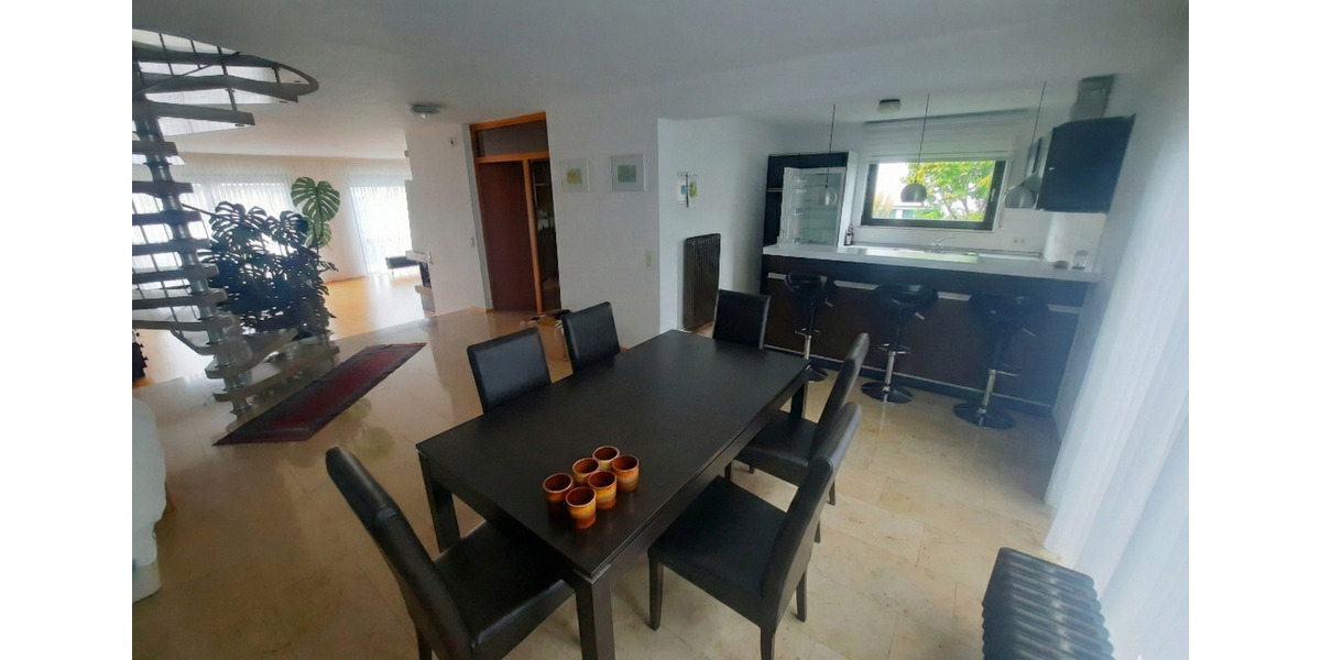 Doppelhaushälfte Gerlingen - 4.5 Zimmer, 141 m&sup2;, 2.200&euro; | Angebot:25084802