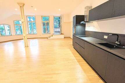 Wohnung zum Mieten in Stuttgart 1.545 € 142 m² 2 zimmer