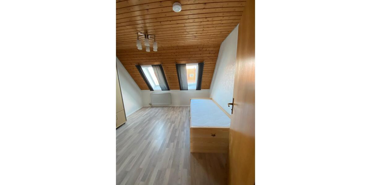 Dachgeschoßwohnung Böblingen Dagersheim - 1 Zimmer, 35 m&sup2;, 650&euro; | Angebot:26254451