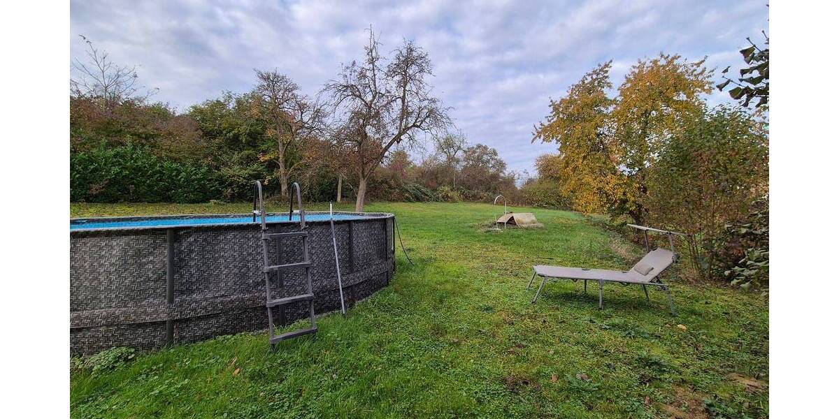 Einfamilienhaus mit wunderschönem großem Grundstück und 2 Einliegerwohnungen 1 zimmer