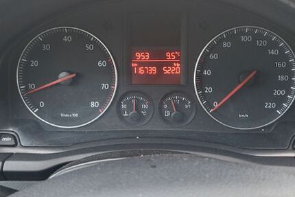 VW Golf 117.500 km 2.750 € Stuttgart 70439