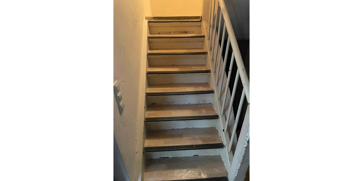 Einfamilienhaus Stuttgart Zuffenhausen - 5 Zimmer, 130 m&sup2;, 650.000&euro; | Angebot:25085457