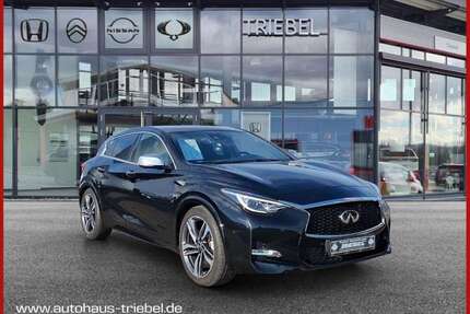 INFINITI Q30