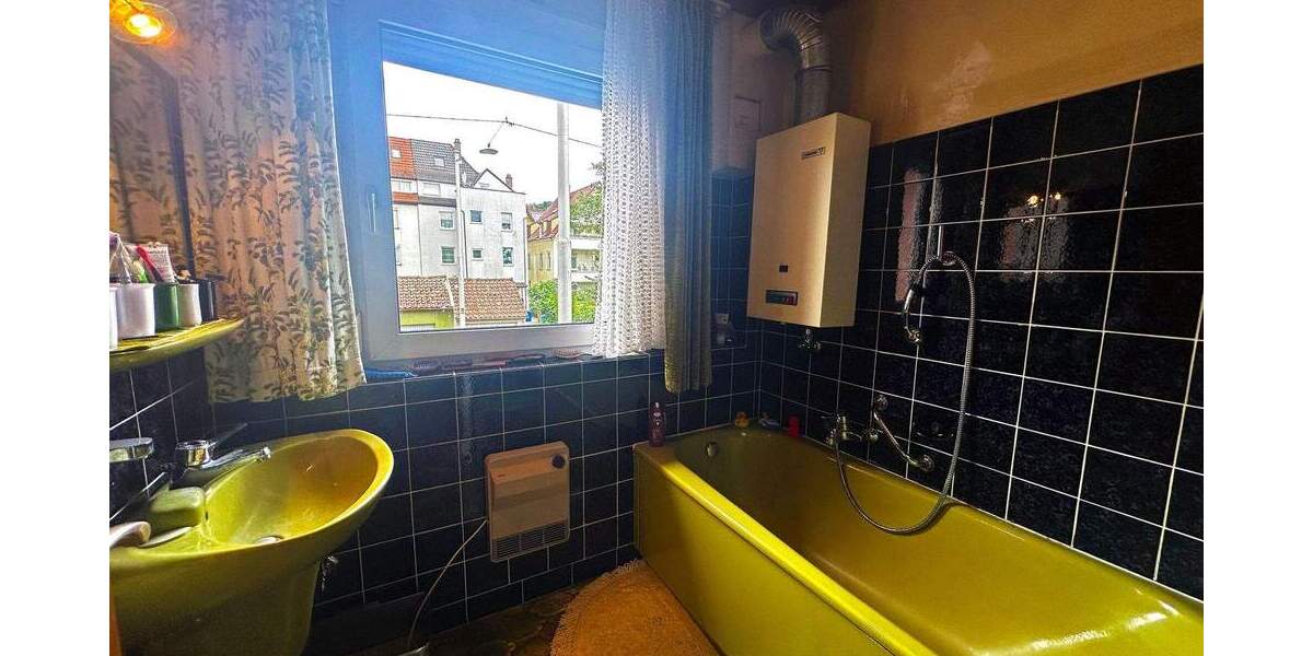 Mehrfamilienhaus, Wohnhaus Stuttgart Obertürkheim - 8 Zimmer, 130 m&sup2;, 460.000&euro; | Angebot:24140632