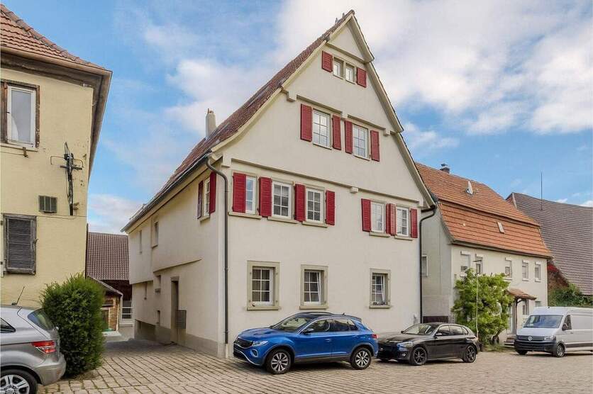 Modernisiertes 5-Familienhaus mit großer Scheune 1 zimmer