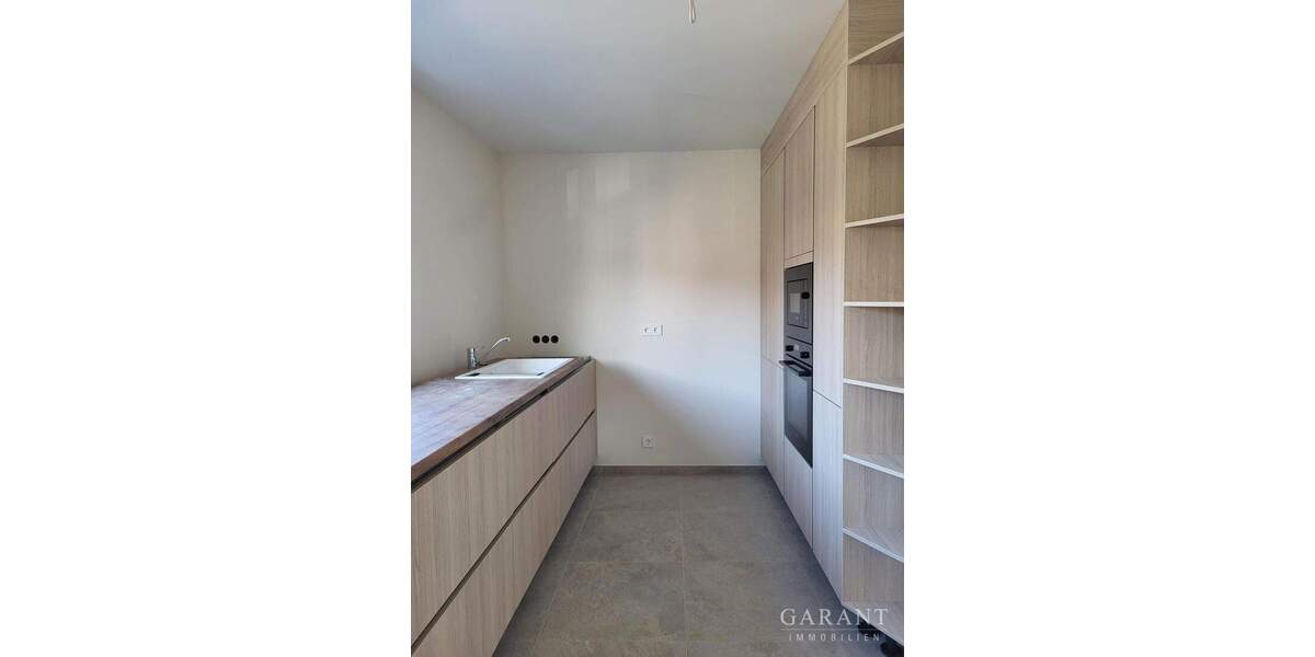 Einfamilienhaus Esslingen am Neckar Sulzgries - 6 Zimmer, 260 m&sup2;, 3.420&euro; | Angebot:24876305