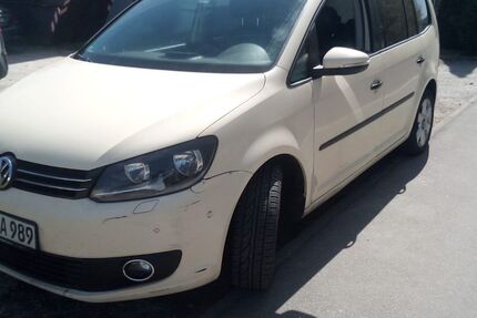VW Touran 351.000 km 3.850 &euro; Böblingen 71032