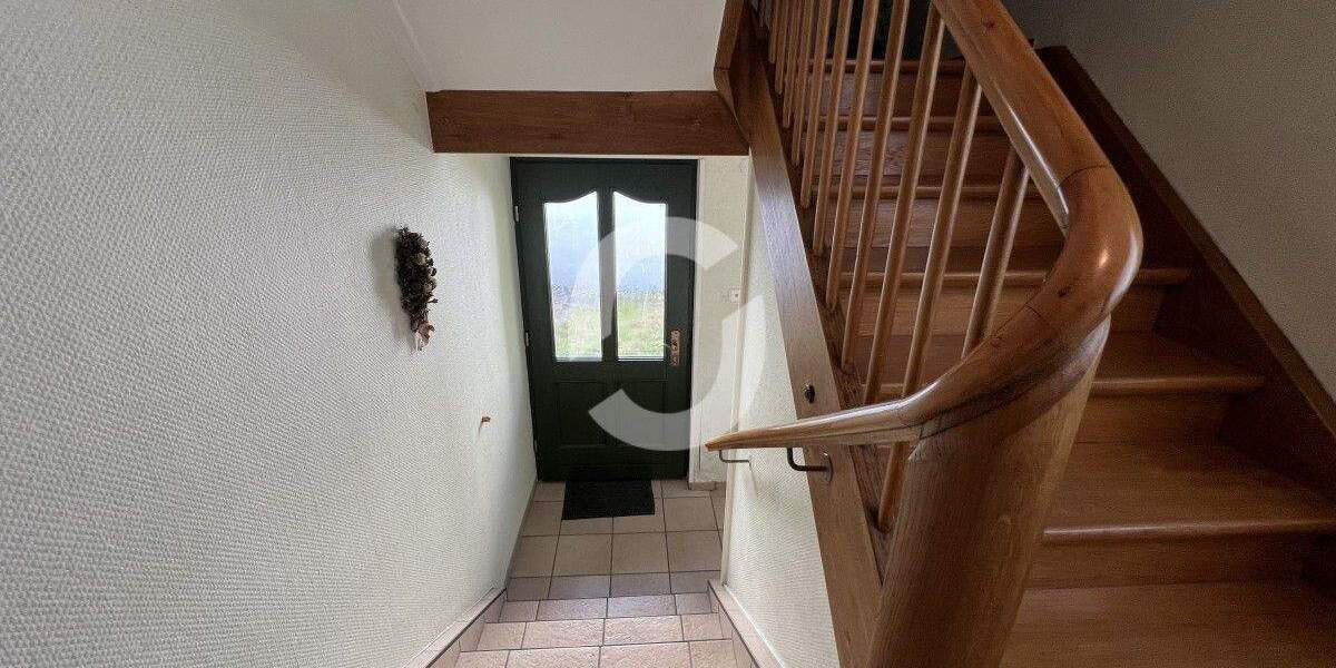 Mehrfamilienhaus, Wohnhaus Stuttgart Untertürkheim - 8 Zimmer, 206 m&sup2;, 700.000&euro; | Angebot:24861896