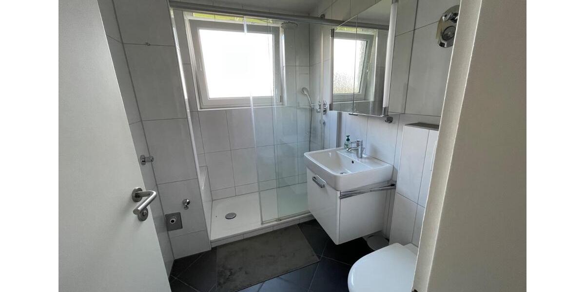 Gehobene 3,5-Zimmer Wohnung mit Süd-Balkon, EBK & Garage in Stgt 3.5 zimmer