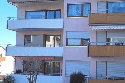 Erstbezug nach Sanierung! Helle, gut geschnittene 3 Zimmer-Wohnung in kleiner Einheit, mit Garage und Stellplatz! 3 zimmer