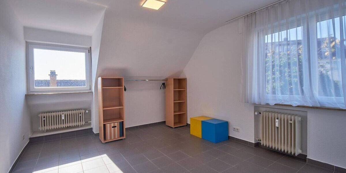 Etagenwohnung Esslingen Sulzgries - 4 Zimmer, 105 m&sup2;, 359.000&euro; | Angebot:26385749