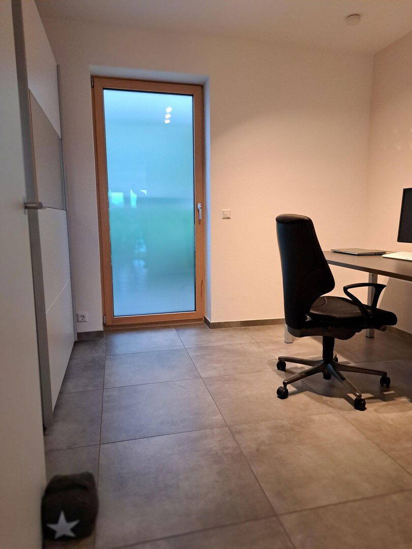 Hochwertige Doppelhaushälfte mit Pool und Sauna in ruhiger Lage von Gärtringen 6 zimmer