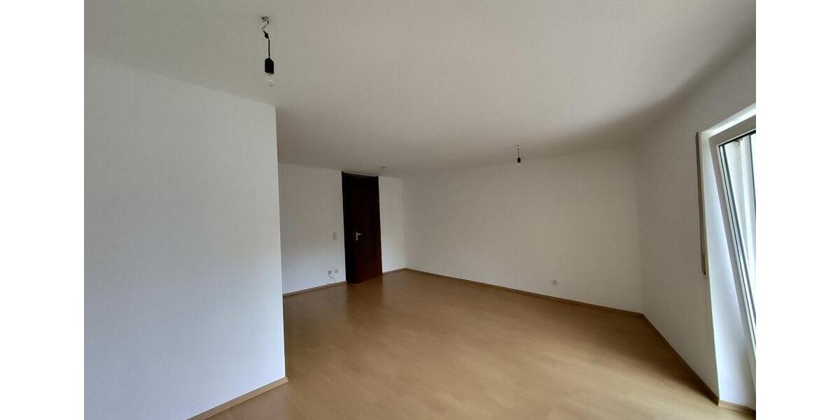 Etagenwohnung Esslingen am Neckar Hegensberg - 3 Zimmer, 77 m&sup2;, 330.000&euro; | Angebot:23648771