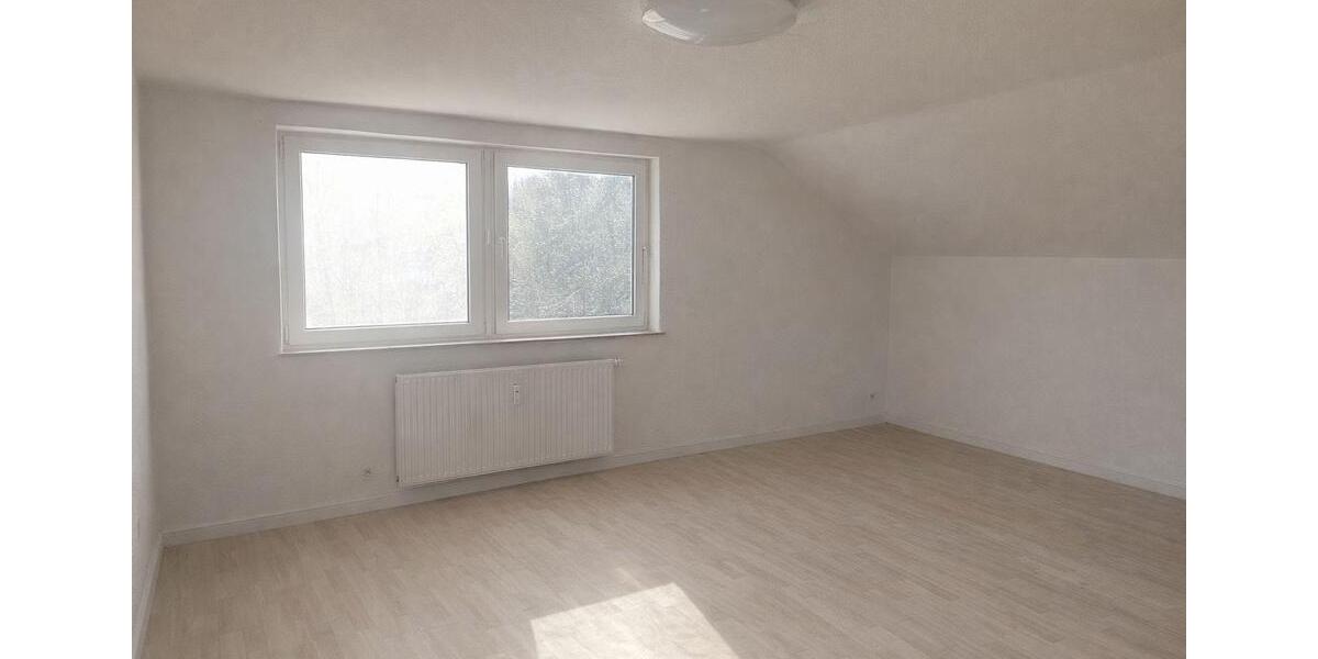 Dachgeschoßwohnung Remseck am Neckar - 3 Zimmer, 65 m&sup2;, 800&euro; | Angebot:26705330