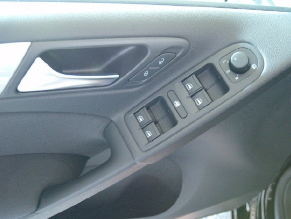 VW Golf 101.937 km 7.500 € Leinfelden-Echterdingen 70771