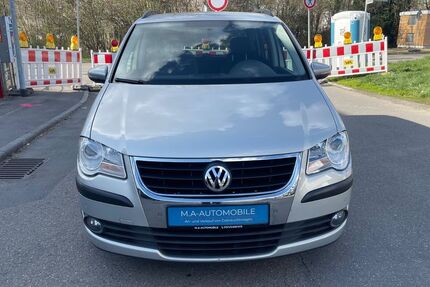 VW Touran 236.699 km 2.990 &euro; Marbach am Neckar 71672
