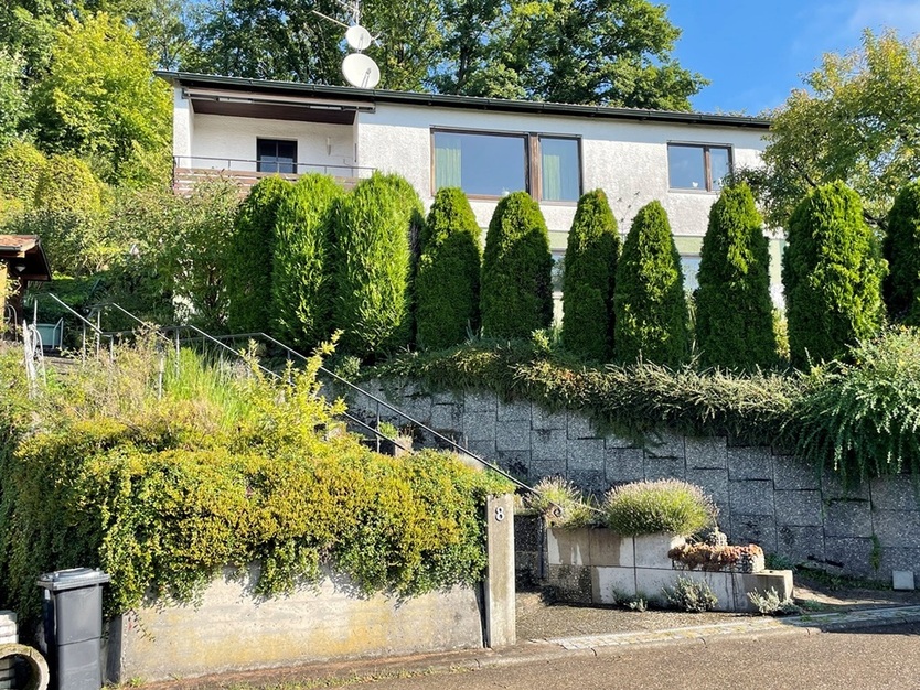 Einfamilienhaus mit Einliegerwohnung und traumhafter Aussicht in Althütte 7 zimmer