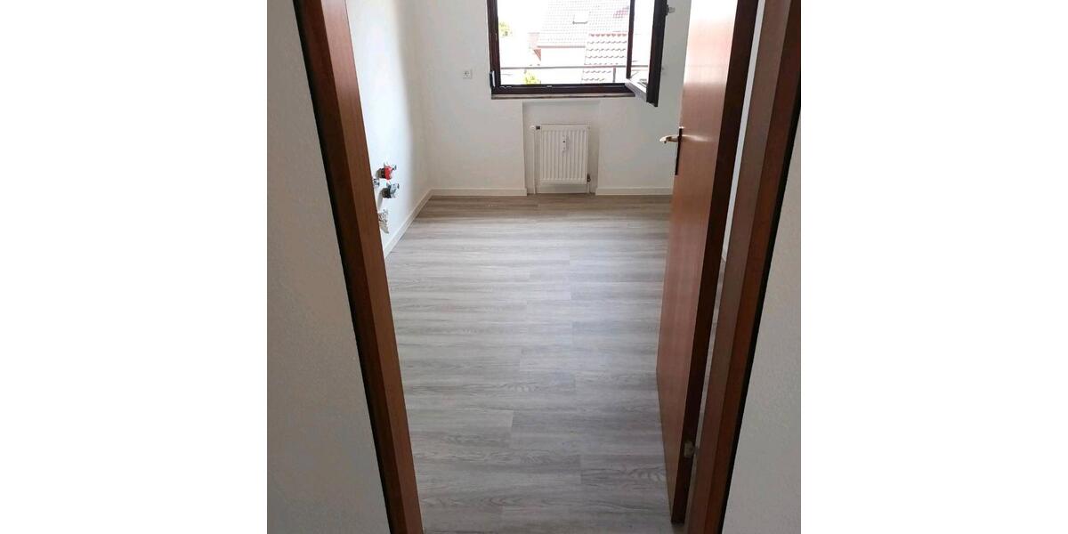 Dachgeschoßwohnung Wolfschlugen - 2 Zimmer, 60 m&sup2;, 750&euro; | Angebot:26336080