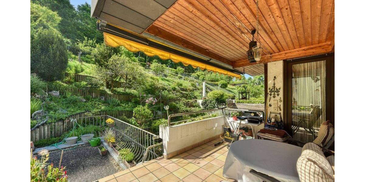 Mehrfamilienhaus, Wohnhaus Stuttgart Ost - 9 Zimmer, 256 m&sup2;, 1.200.000&euro; | Angebot:21293821