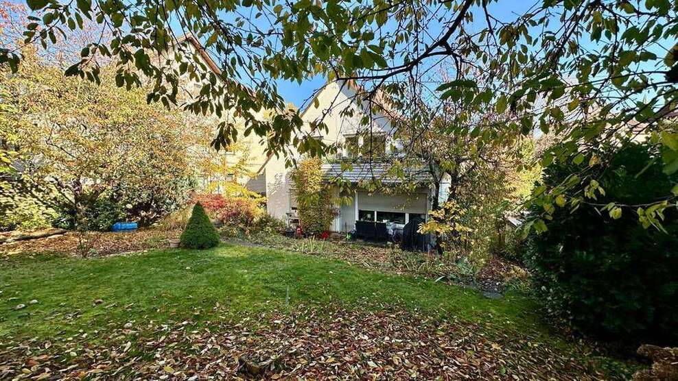 Haus zum Kaufen in Stuttgart 1.200.000 € 193 m²